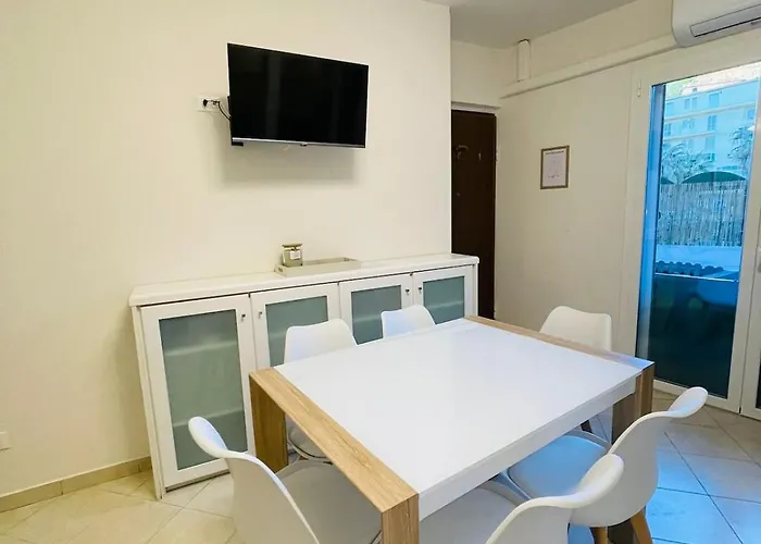 Serendipity House 公寓 *